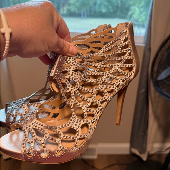 INC International Concepts Metallic Cut-Out Heels - Picture 1 of 8